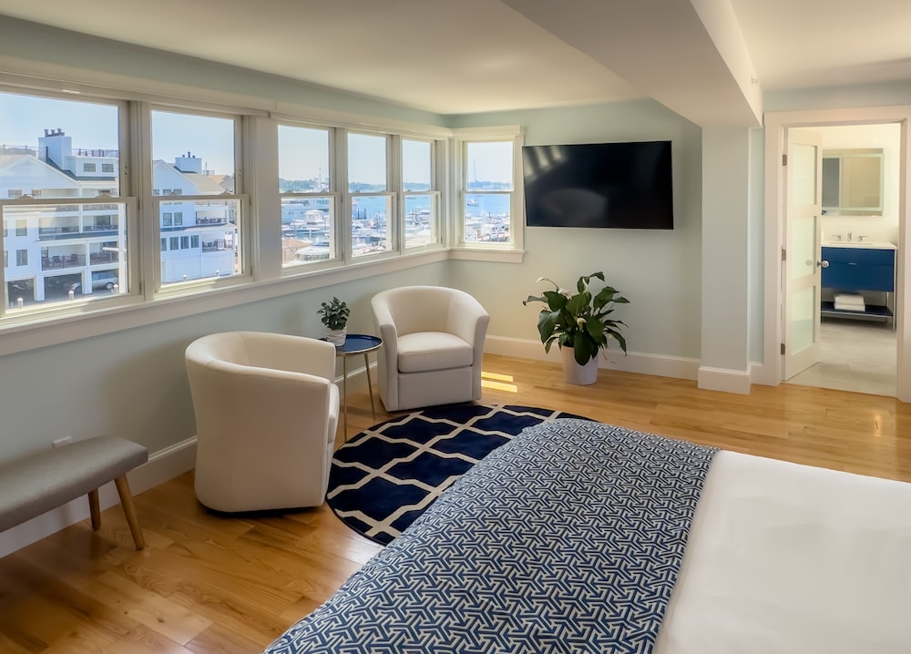 Harborside Inn - carbon neutral hotel in Newport