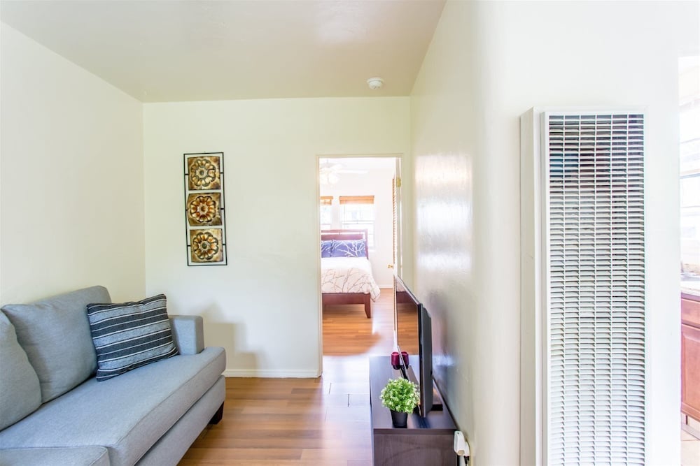 Orange Tree Cottages Downtown - photo 24
