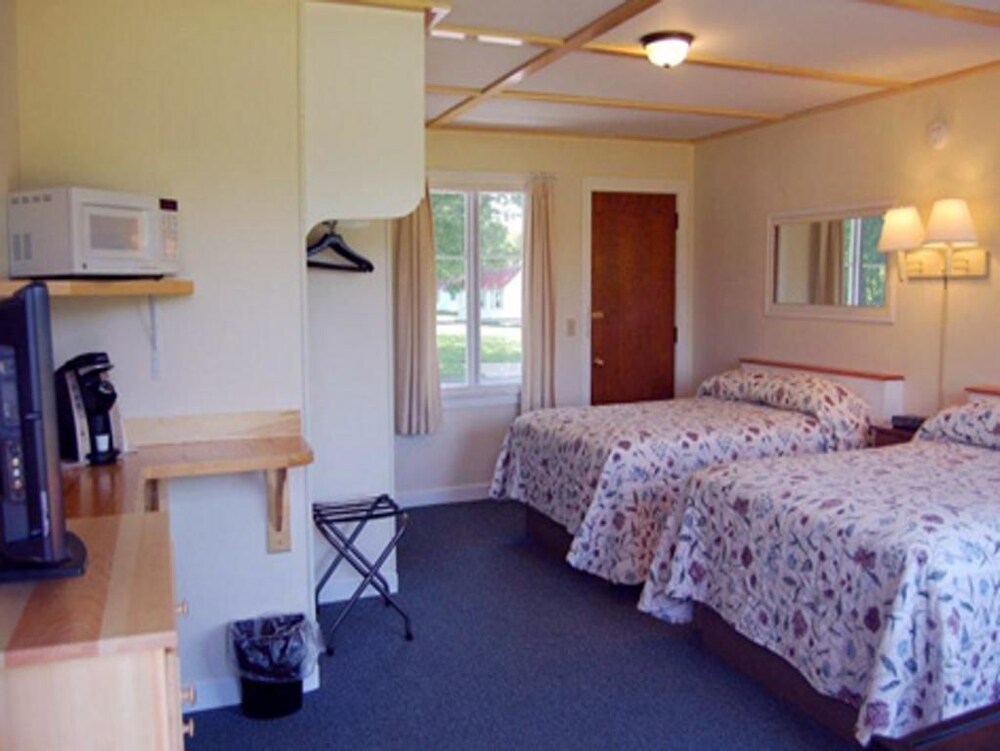 Eden Village Motel & Cottages - photo 4
