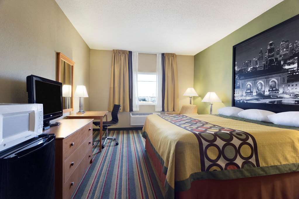 Super 8 by Wyndham Lees Summit - photo 11