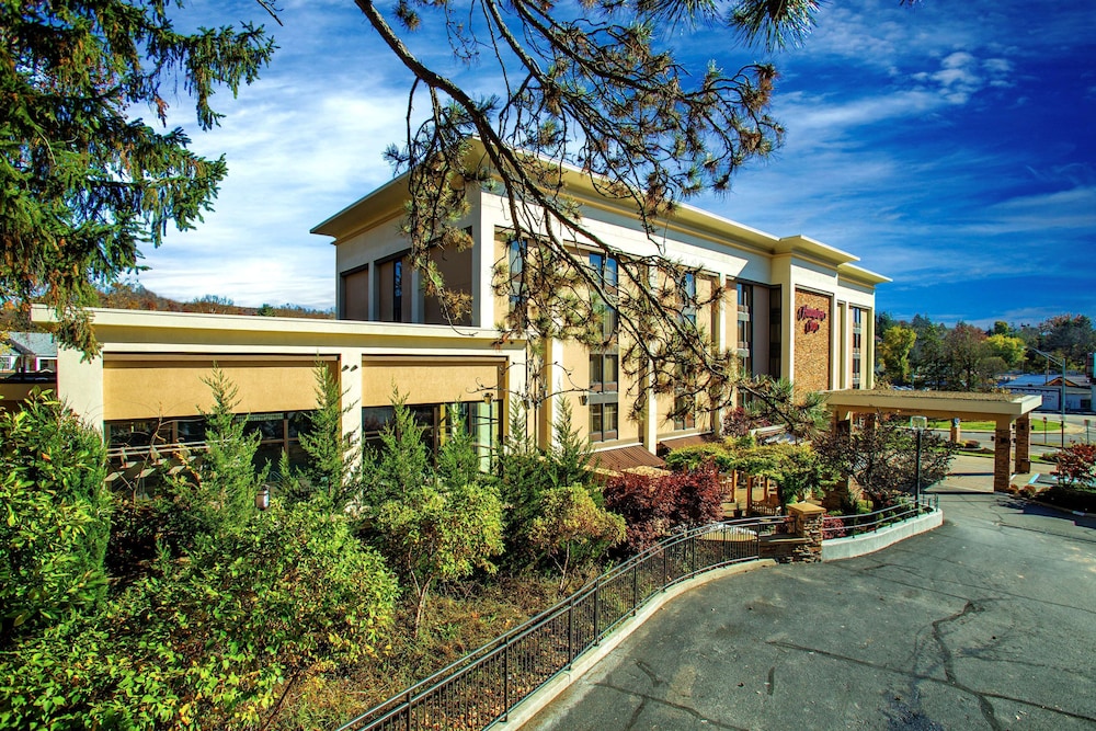 Hampton Inn Wheeling - photo 57