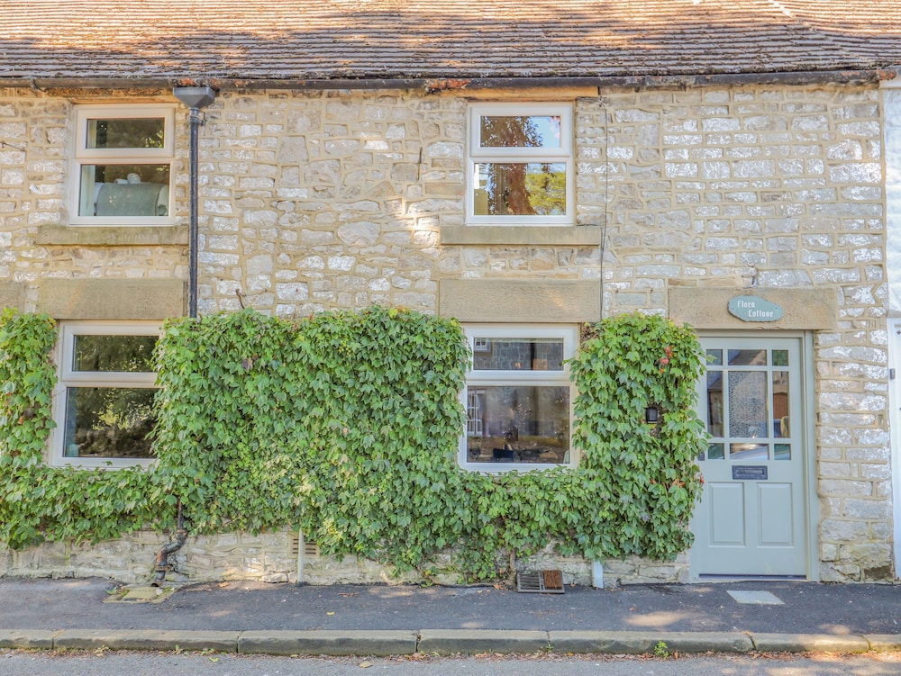 Flora Cottage — 4-Star Luxury Hotel in Buxton, United Kingdom