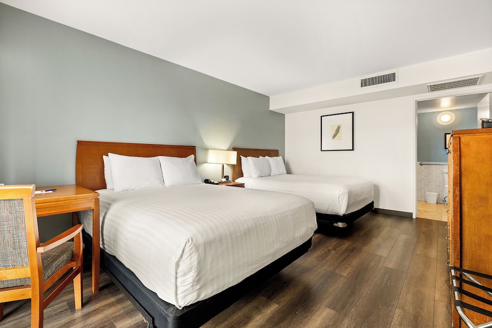 Vagabond Inn Glendale - photo 25
