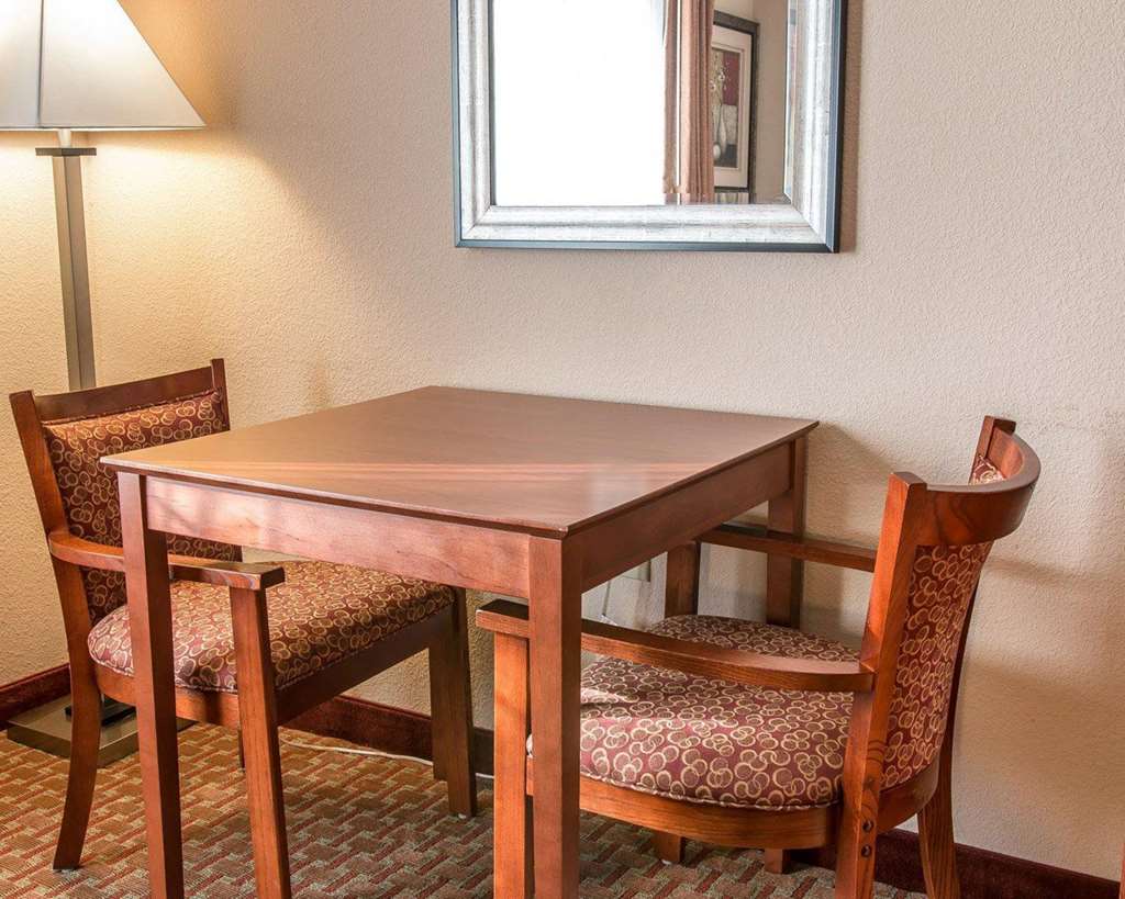 Quality Inn Near Interstate I94 - photo 7
