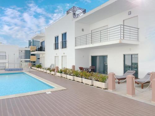 Meia Praia Poolside to Seaside Retreat #1936 — 4-Star Luxury Hotel in Lagos, Portugal