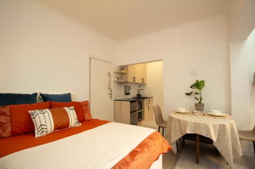 Secure quiet studio retreat in Green Point