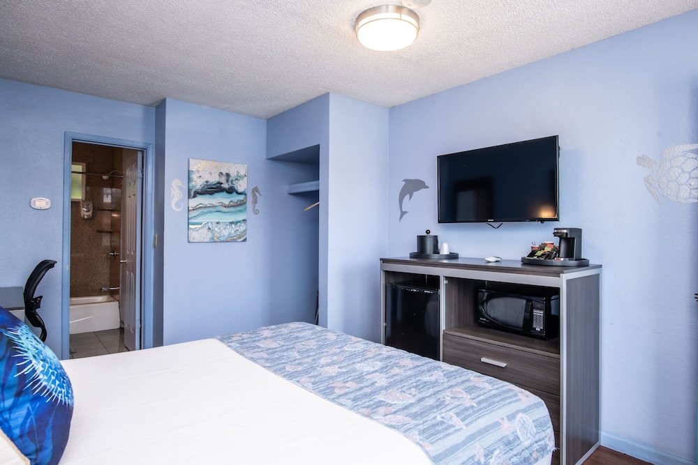 Aqua Breeze Inn - photo 25