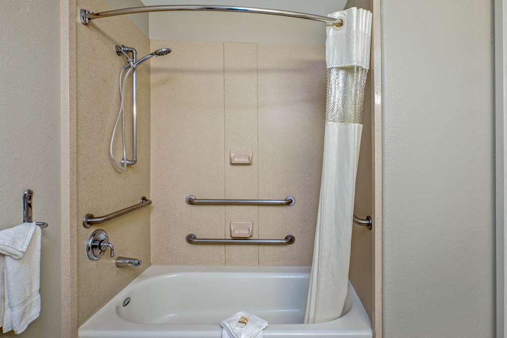 La Quinta Inn & Suites by Wyndham Manteca Ripon - photo 17