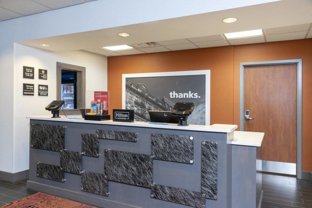 Hampton Inn Akron South - photo 3