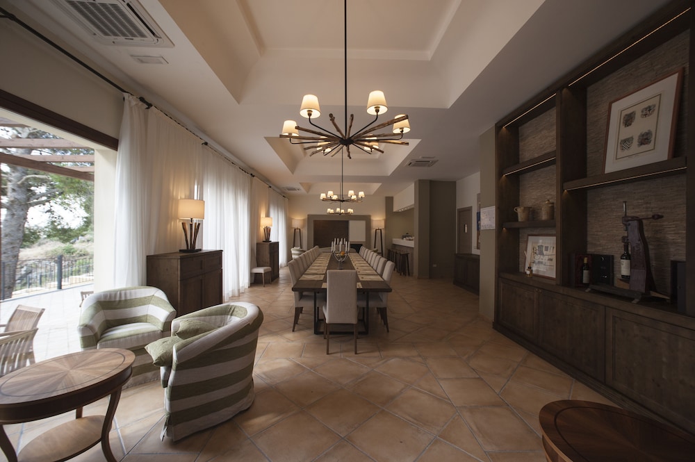 Feudo del Biviere — 4-Star Luxury Hotel in Santa Ninfa, Italy