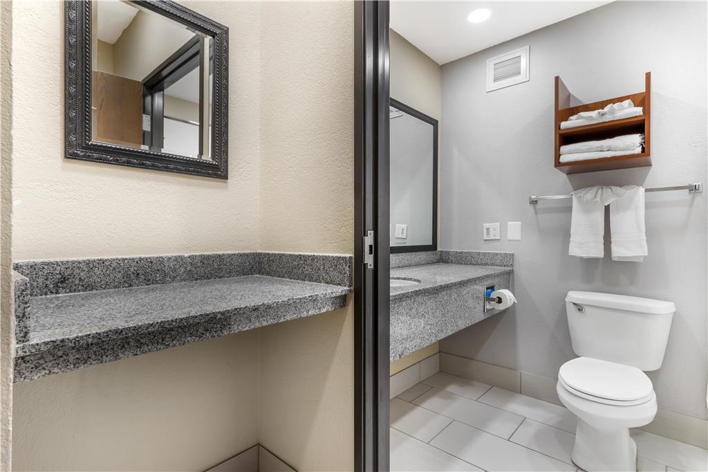 Best Western Plus Yukon - photo 40