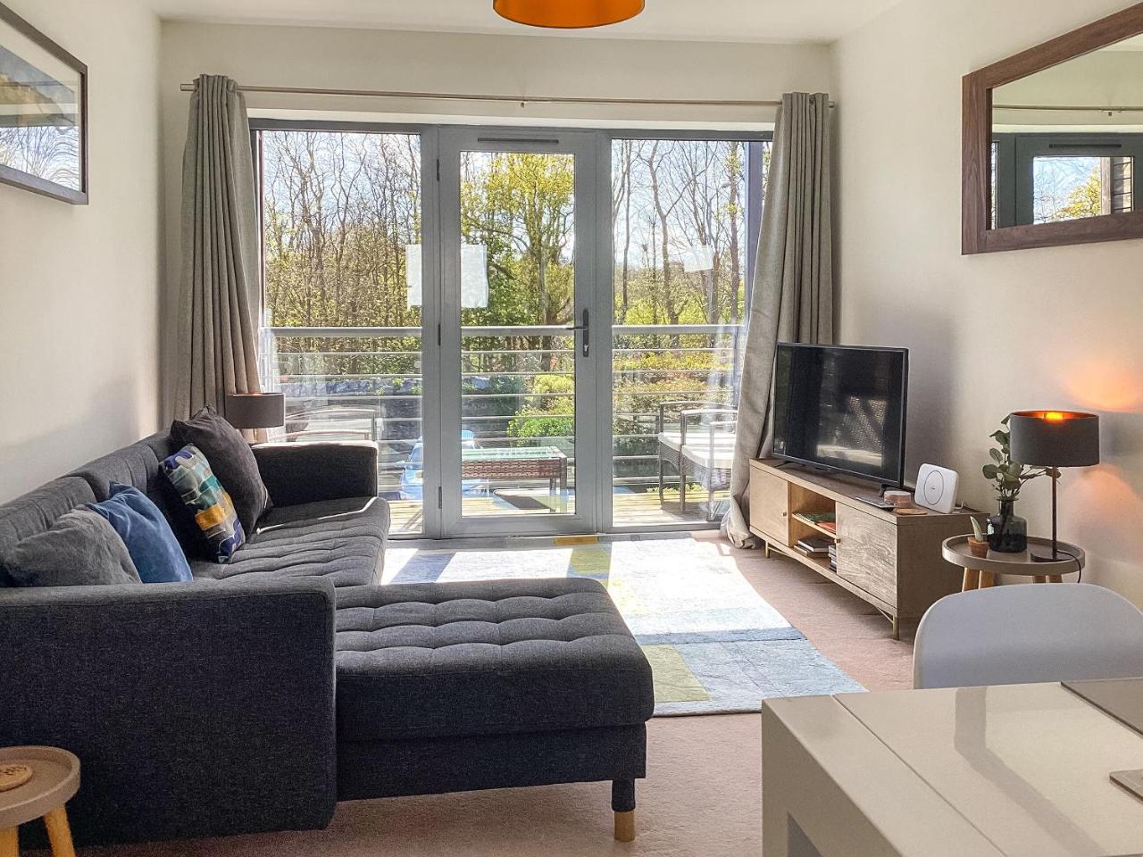 3 Waterwheel Apartment — 4-Star Luxury Hotel in St Austell, United Kingdom
