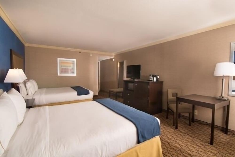 Holiday Inn Express Port Hueneme by IHG - photo 7