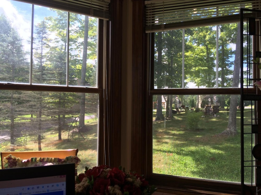 Spruce Hill Inn and Cottages - photo 28