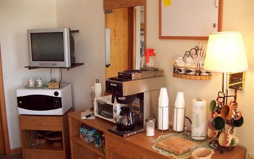The Plaza Motel - photo 6
