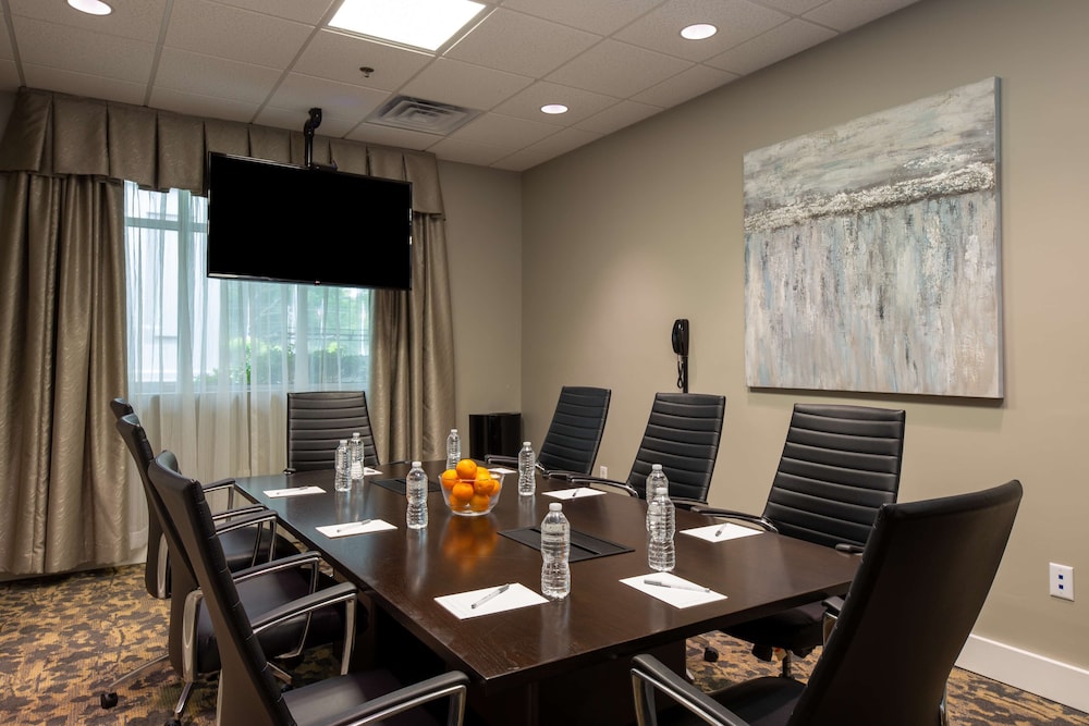 Hampton Inn & Suites Raleigh Cary Lenovo Center - photo 54