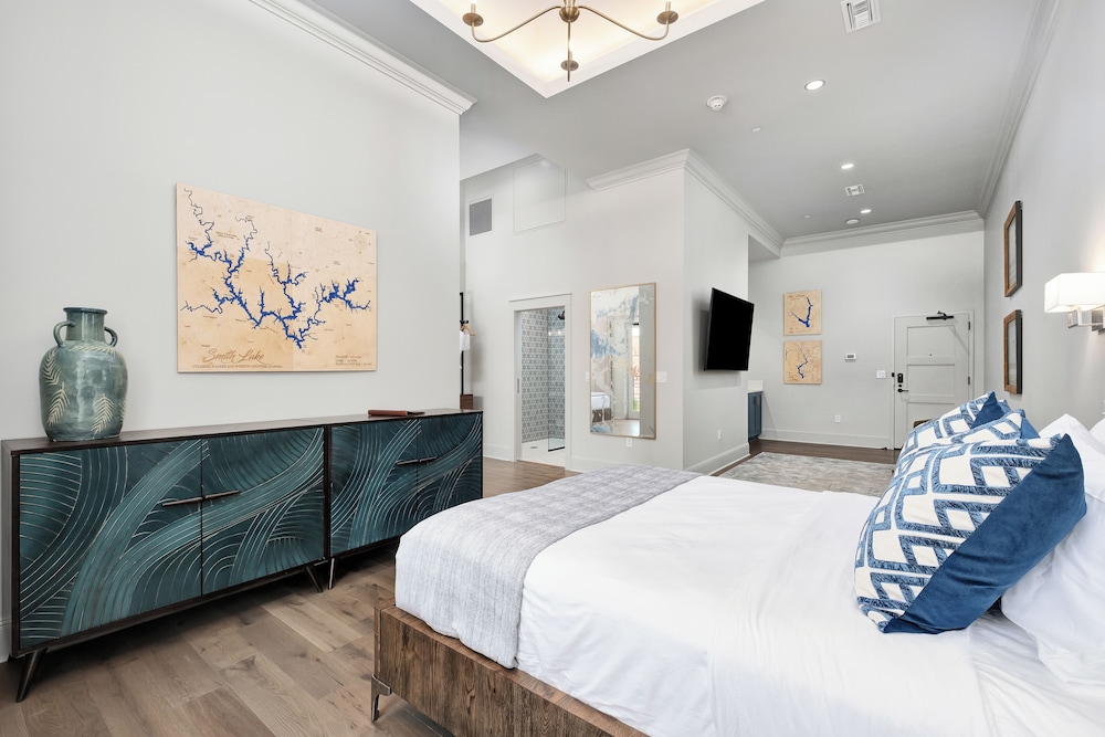 The Flying Fifty a Luxury Boutique Hotel - photo 4