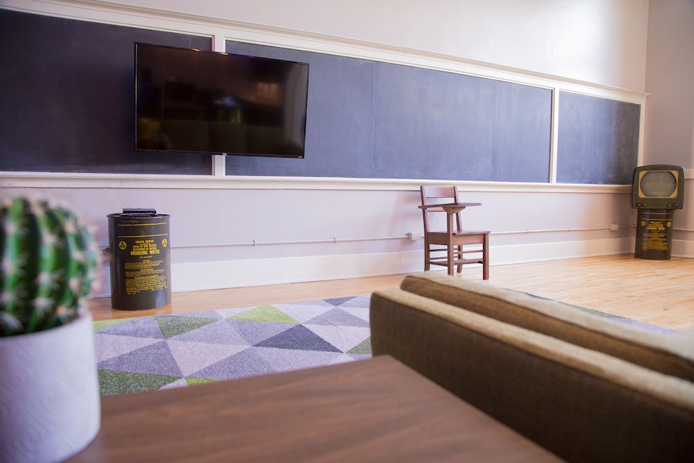 School 31 Lofts at Colors Studios - photo 86
