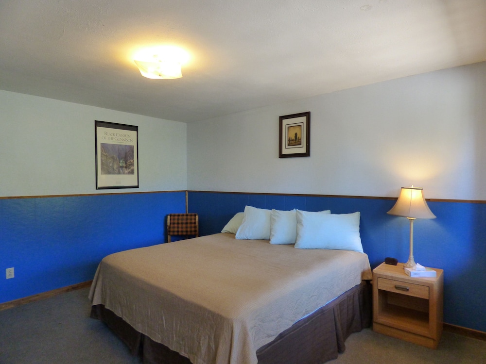 The Hitching Post Hotel and Farm Store - photo 18