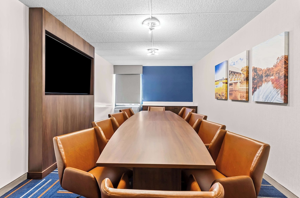 Hampton Inn Chicago Naperville - photo 34