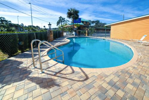 River Side Inn - photo 7