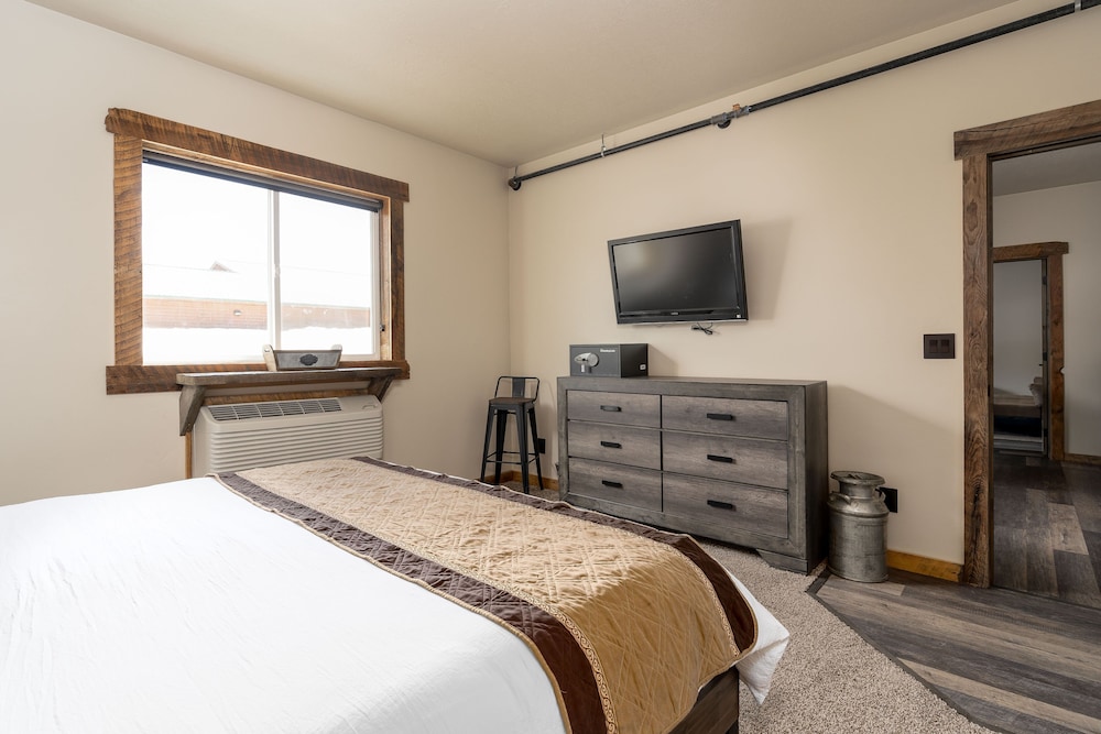 The Adventure Inn Yellowstone - photo 5