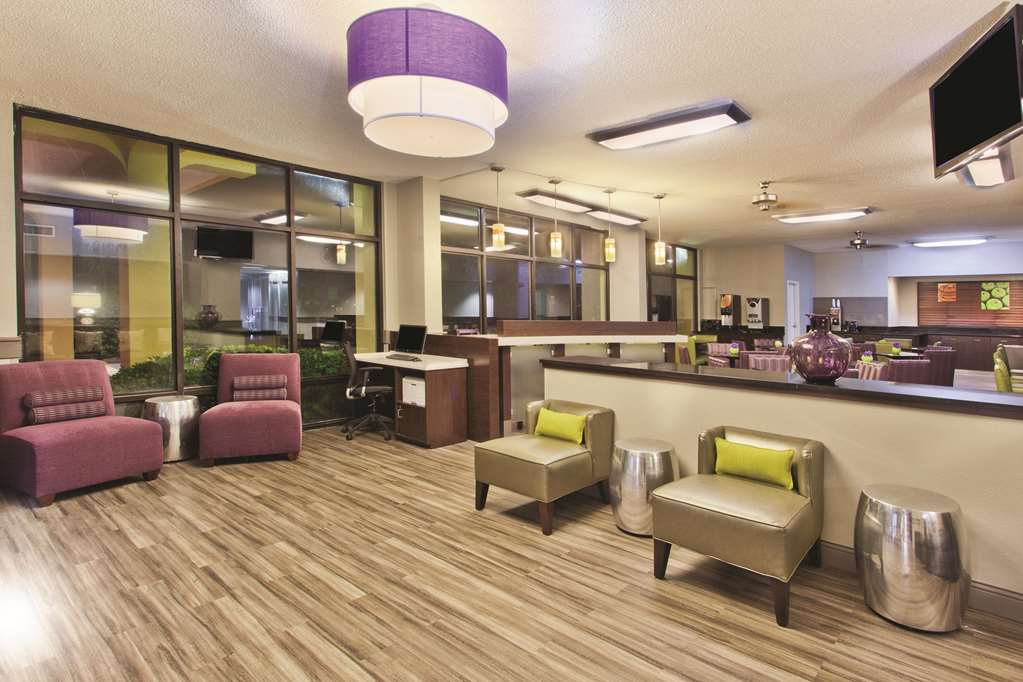 La Quinta Inn & Suites by Wyndham Charleston Riverview - photo 4