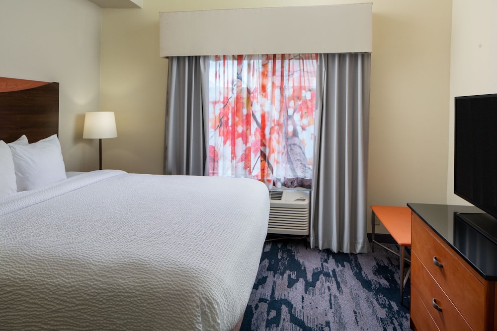 Fairfield Inn & Suites by Marriott Gulfport - photo 14