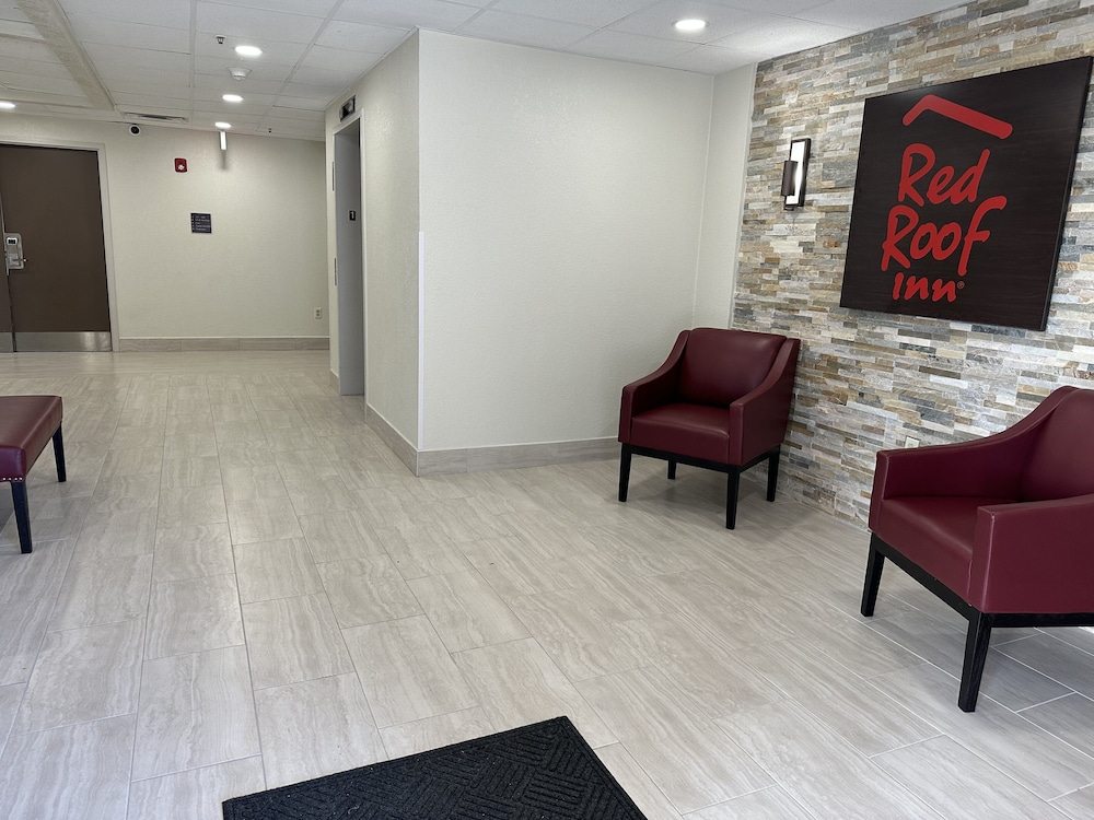 Red Roof Inn Charleston Dunbar - photo 3