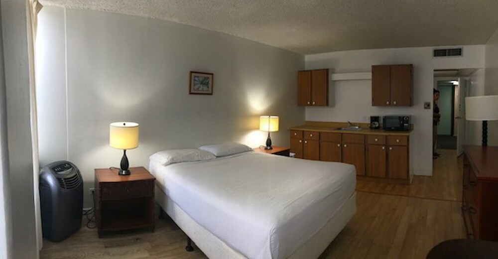 Country Club Condo Hotel - photo 18