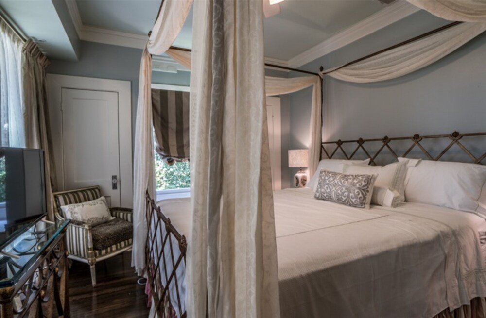 The Olive Tree Court - photo 8
