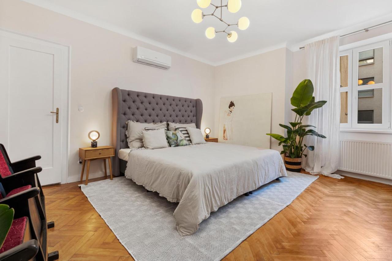 LAM Modern Art Apartment AC Free parking — 4-Star Luxury Hotel in Bratislava, Slovakia