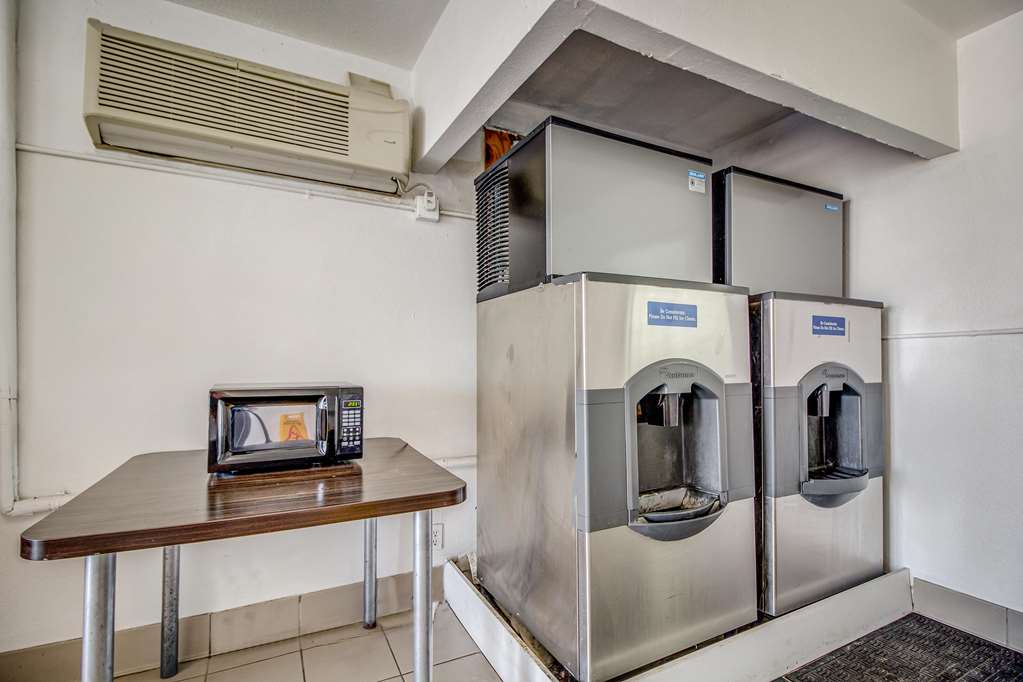 Motel 6 Conroe TX - photo 29