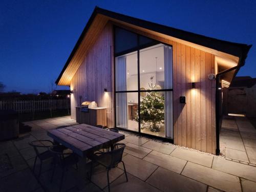 Marsh Marigold Cottage Ashlin Farm Barns — 4-Star Luxury Hotel in Lincoln, United Kingdom