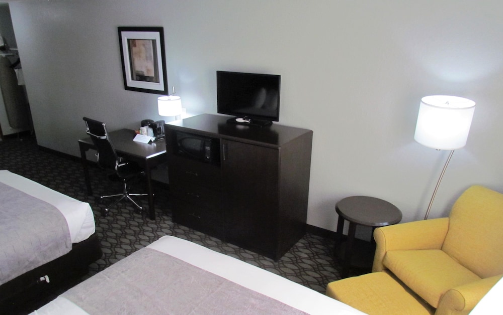 Oak Hill Inn & Suites - photo 26