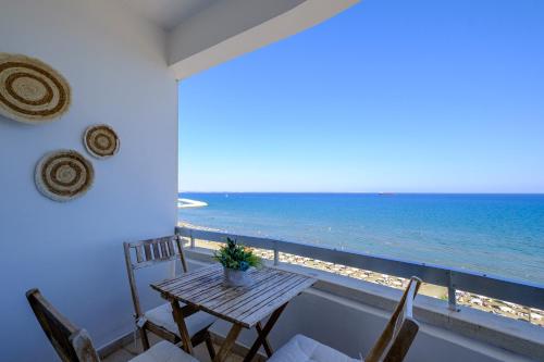 Lazuli Beachfront Apartment 43 — 4-Star Luxury Hotel in Larnaca, Cyprus