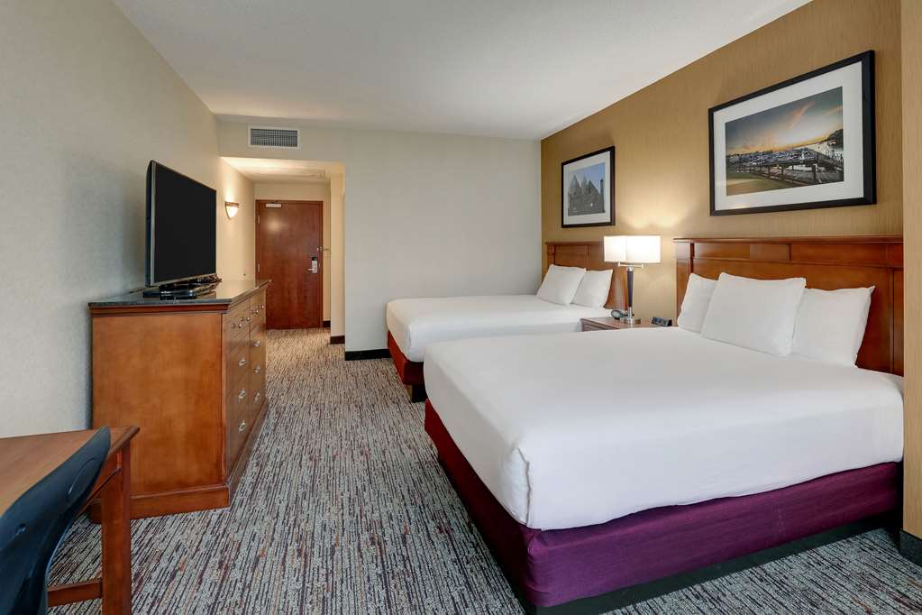 Drury Inn & Suites Charlotte Northlake - photo 32