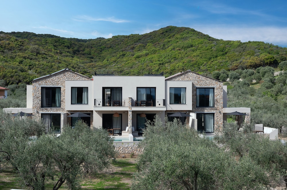 Olivera Suites Sarti — 4-Star Luxury Hotel in Sarti, Greece