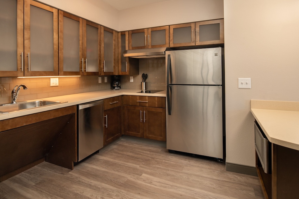 Staybridge Suites Hillsboro North by IHG - photo 9