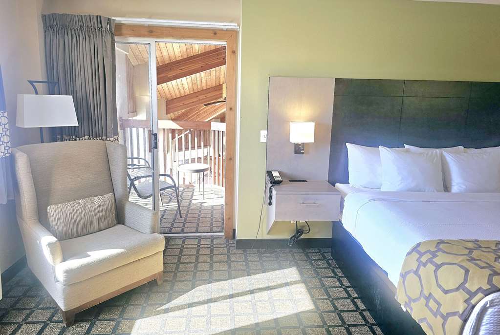 Baymont by Wyndham Rolla - photo 12