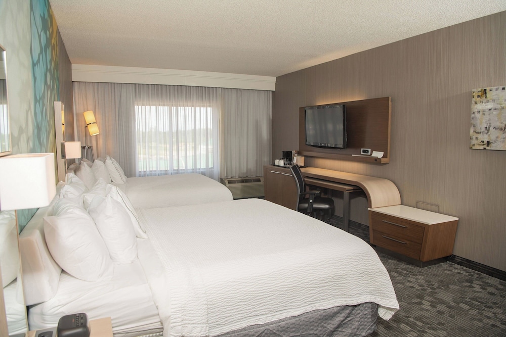 Courtyard by Marriott Erie - photo 7