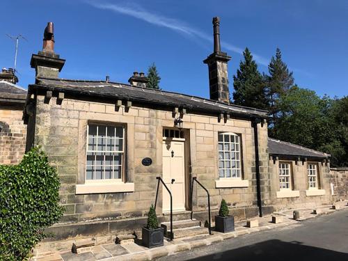 Ewood Cottage NEW Exquisite Country Cottage — 4-Star Luxury Hotel in Todmorden, United Kingdom