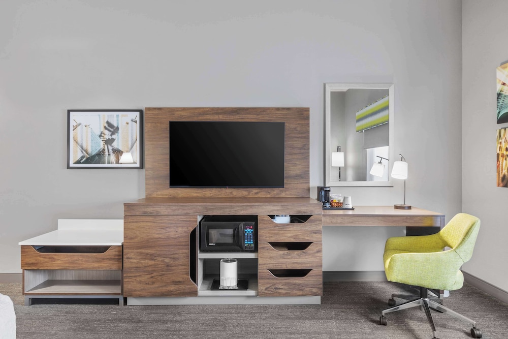 Hampton Inn Pendleton - photo 3