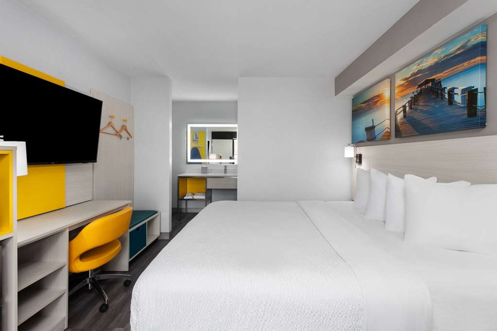 Days Inn by Wyndham Baltimore Northwest - photo 10
