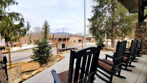 Stonebrook Lodge Bryson City - photo 13