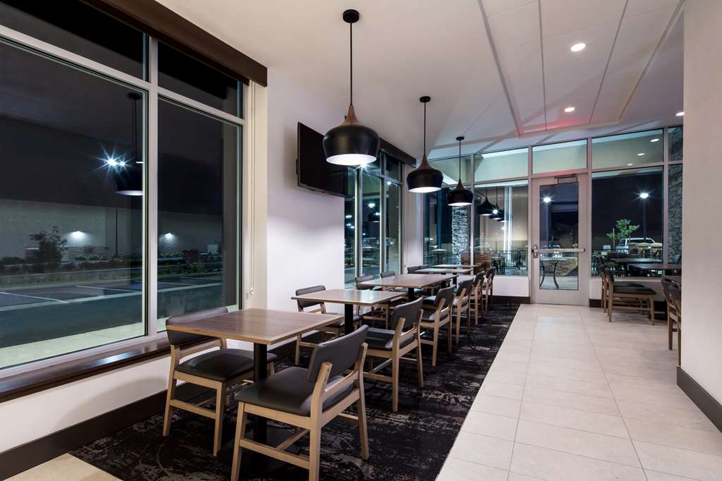 Hyatt Place Delano - photo 5