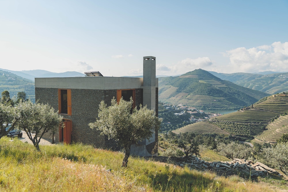 Casa do Arco by Douro Exclusive — 4-Star Luxury Hotel in Sabrosa, Portugal