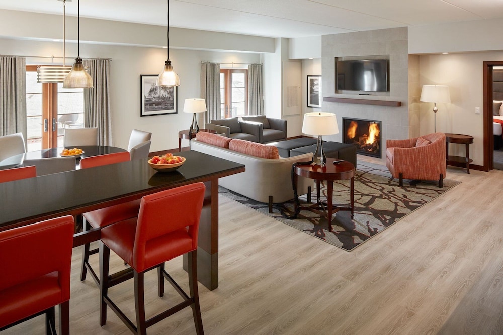 Inn On Woodlake - photo 14