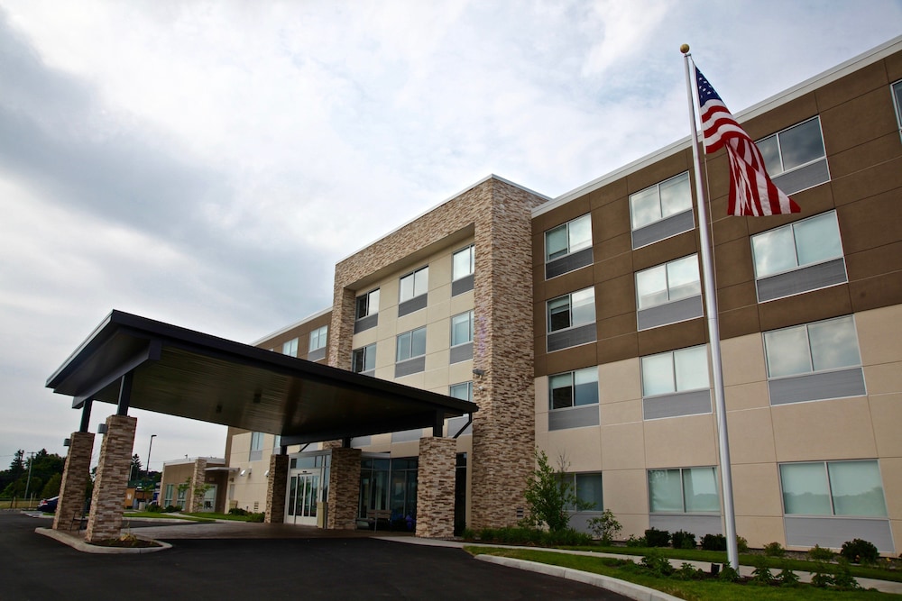 Holiday Inn Express & Suites Oswego by IHG - photo 28