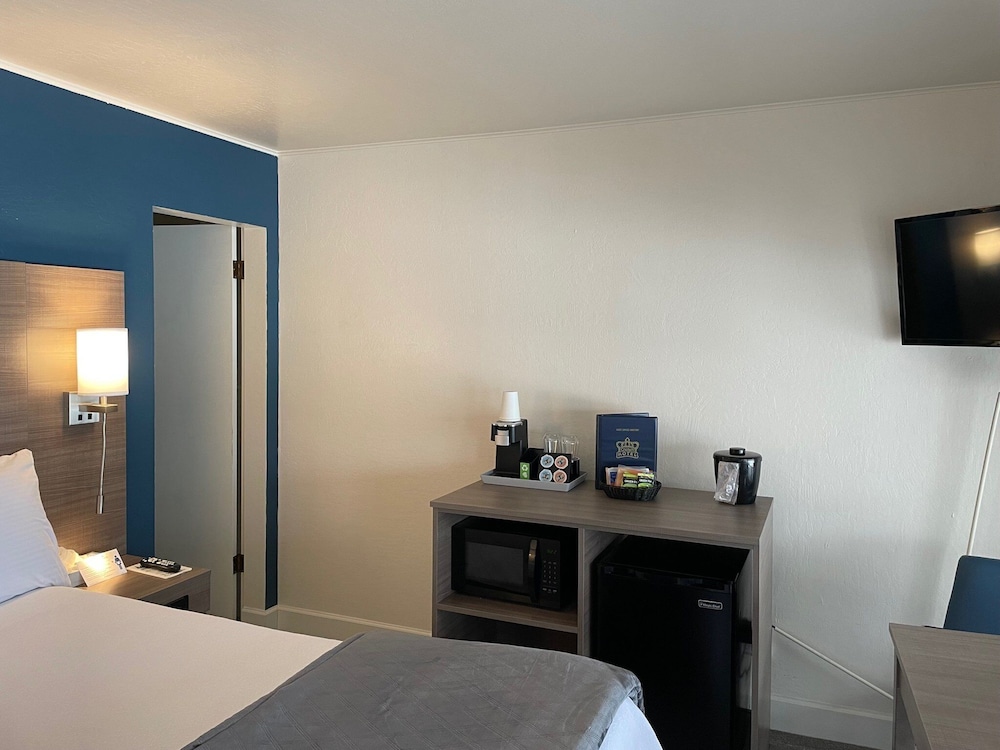 Crown Motel and Family Resort - photo 42